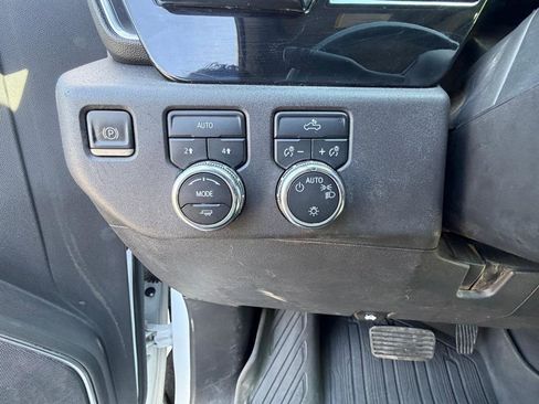 Used 2023 GMC Sierra 1500 SLE image 32