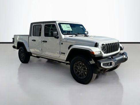 New 2026 Jeep Gladiator Sport AWD/4WD image 3
