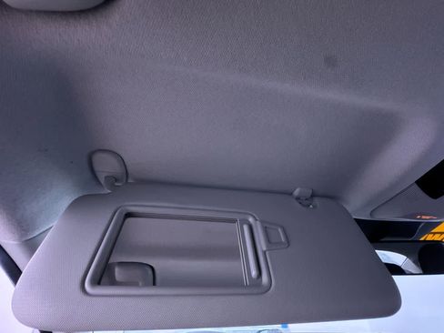 Used 2025 Kia K4 LXS image 32