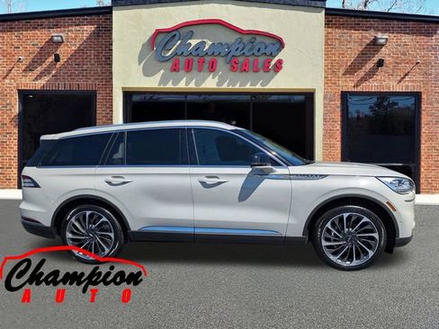 Used 2020 Lincoln Aviator Reserve w/ Equipment Group 202A AWD/4WD image 3