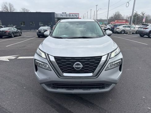 Used 2023 Nissan Rogue SV image 3