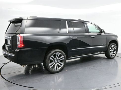 Used 2018 GMC Yukon XL Denali w/ Denali Ultimate Package AWD/4WD image 7