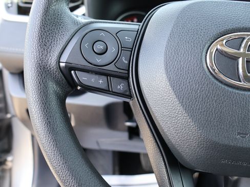 Used 2025 Toyota RAV4 XLE image 30