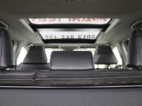 Used 2019 Toyota RAV4 Limited AWD/4WD image 19
