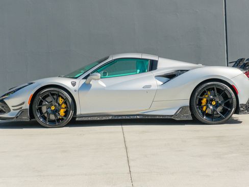 Used 2023 Ferrari F8 Tributo image 2