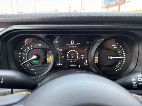 Used 2024 Jeep Wrangler Unlimited AWD/4WD image 16