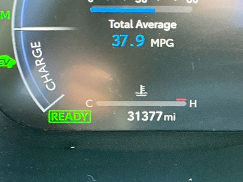 Used 2024 Toyota RAV4 Limited image 11