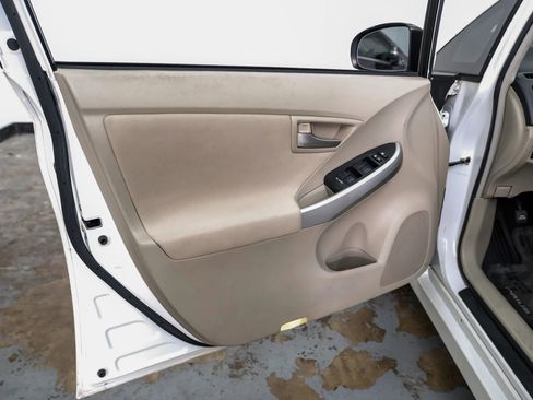 Used 2013 Toyota Prius Two FWD image 40
