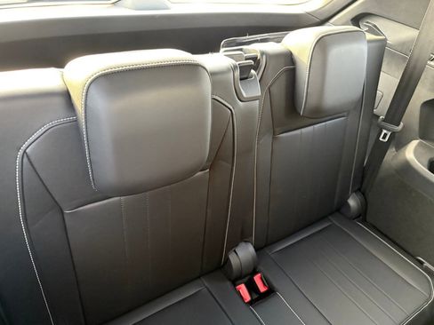 Used 2024 Volkswagen Tiguan SE R-Line image 37