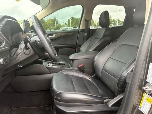 Used 2020 Ford Escape Titanium w/ Titanium Premium Package 2.0 AWD/4WD image 26