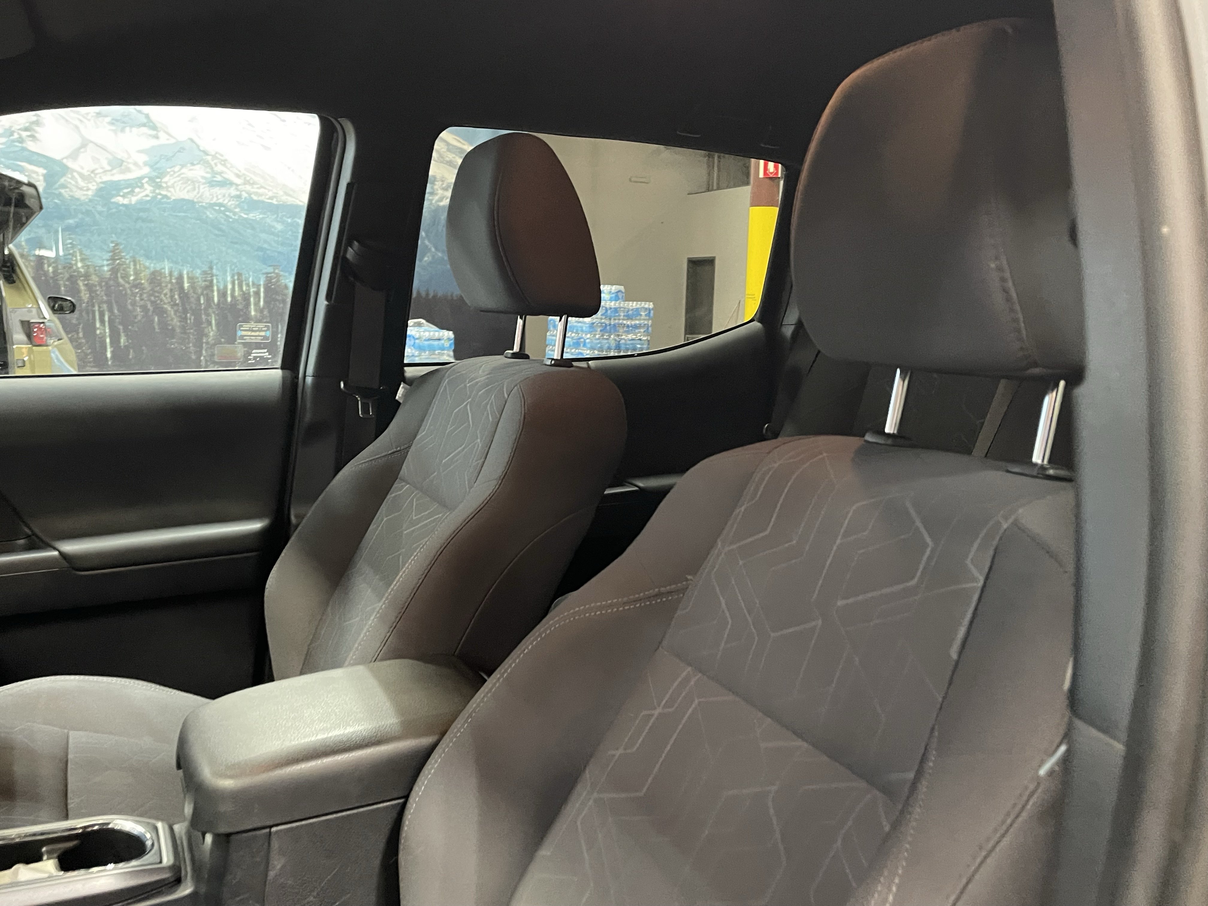 Used 2019 Toyota Tacoma TRD Off-Road AWD/4WD image 18