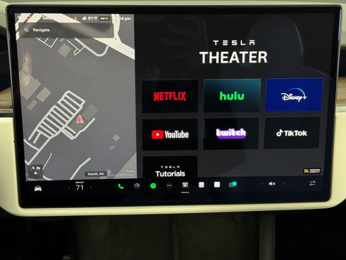 Used 2022 Tesla Model X image 30