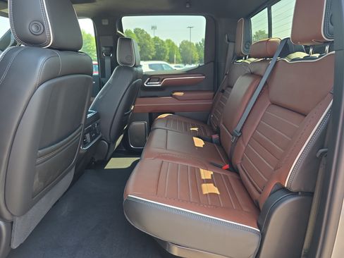 Used 2026 GMC Sierra 1500 Denali Ultimate AWD/4WD image 6