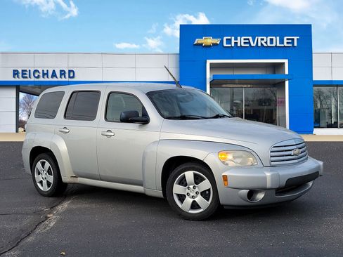Used 2010 Chevrolet HHR LS image 1