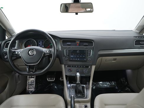 Used 2017 Volkswagen Golf Alltrack SE image 15