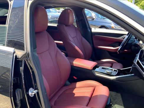 Used 2024 BMW i4 eDrive40 w/ Premium Package RWD image 17