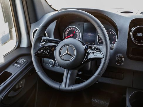 New 2025 Mercedes-Benz Sprinter 2500 image 13