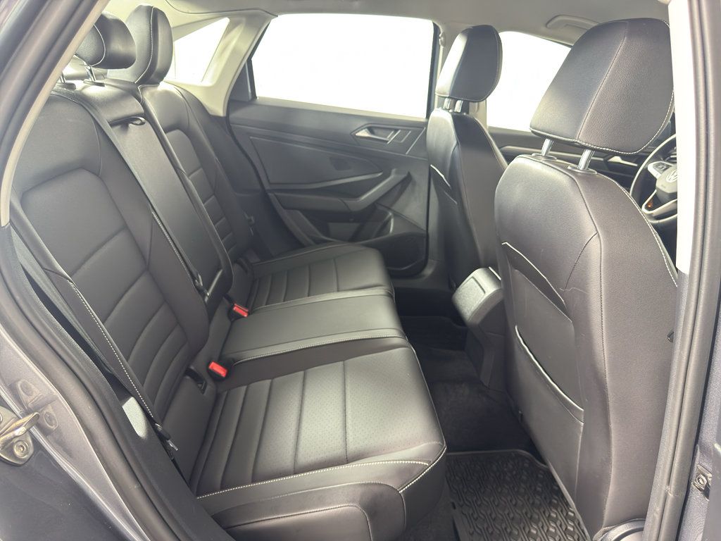 Used 2022 Volkswagen Jetta SE FWD image 37