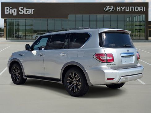 Used 2017 Nissan Armada Platinum w/ Interior Lighting Package AWD/4WD image 3