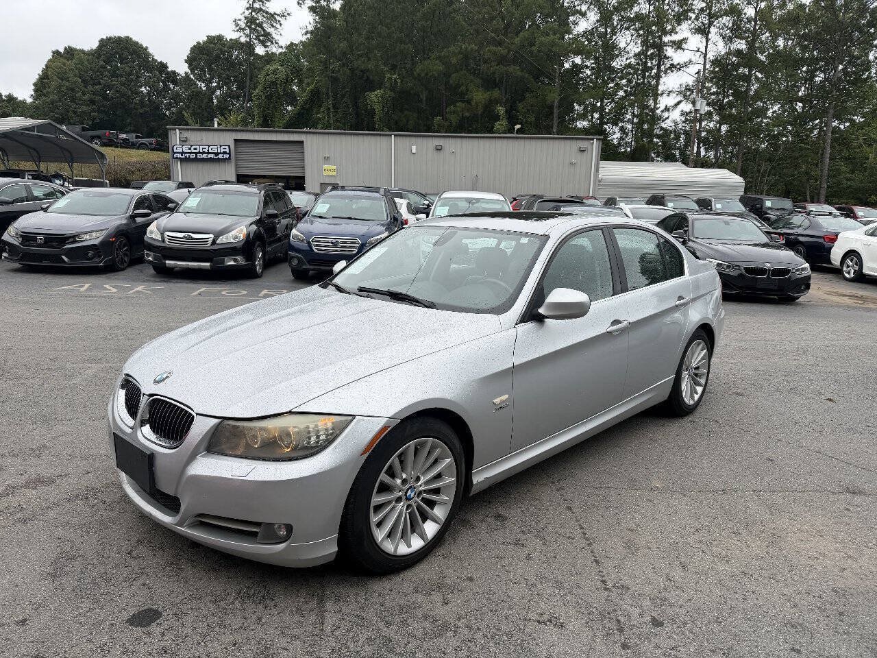 Used 2011 BMW 335i xDrive Sedan AWD/4WD image 1