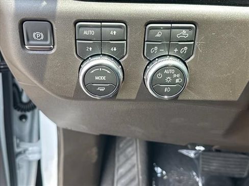 New 2026 GMC Sierra 1500 SLT w/ SLT Premium Plus Package AWD/4WD image 30