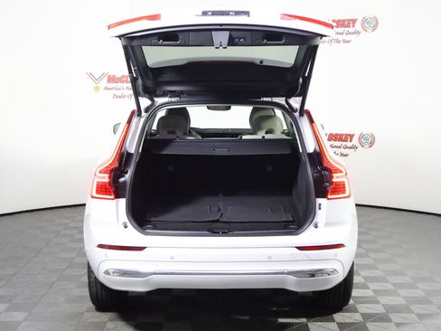 Used 2023 Volvo XC60 B5 Plus AWD/4WD image 11