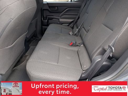 Used 2025 Toyota 4Runner SR5 AWD/4WD image 11