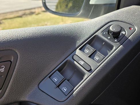 Used 2015 Volkswagen Tiguan S image 26