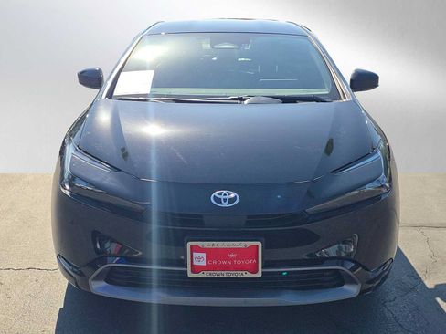 Used 2025 Toyota Prius XLE FWD image 8