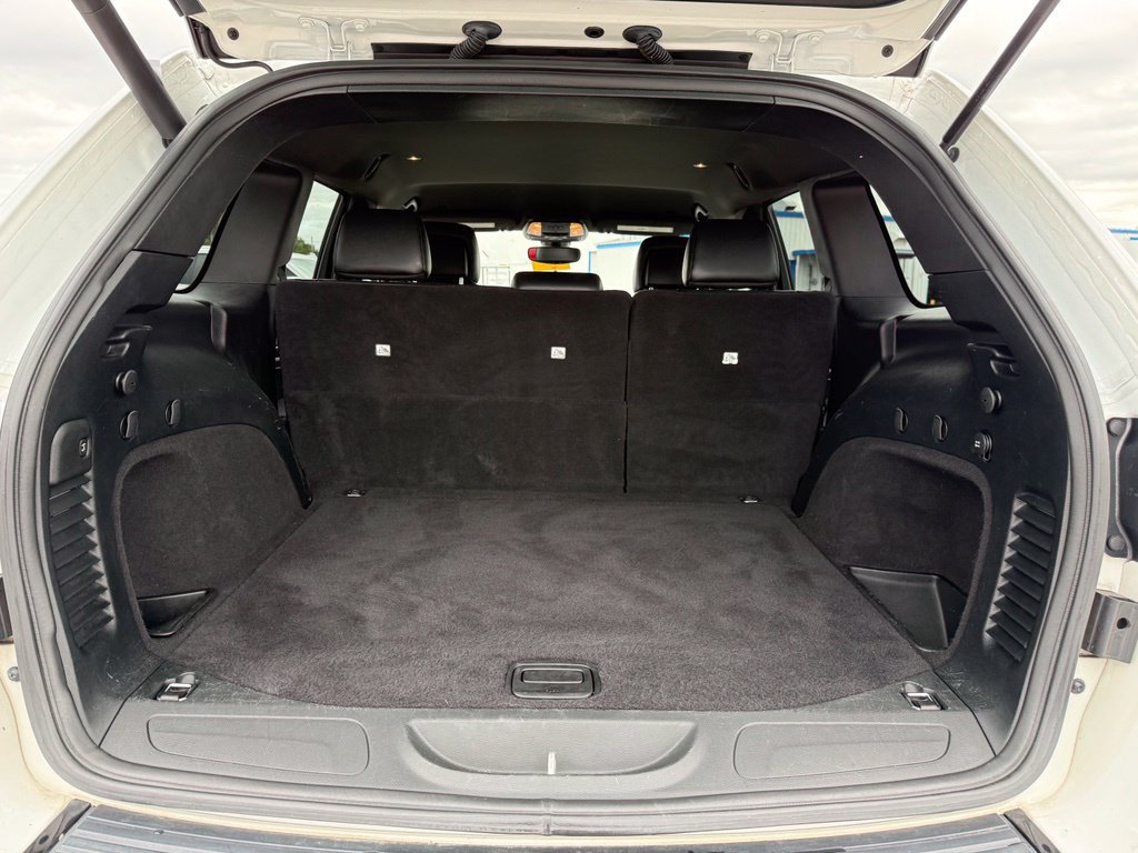 Used 2018 Jeep Grand Cherokee Altitude RWD image 34