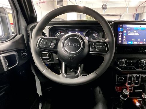 Used 2024 Jeep Wrangler Willys image 17