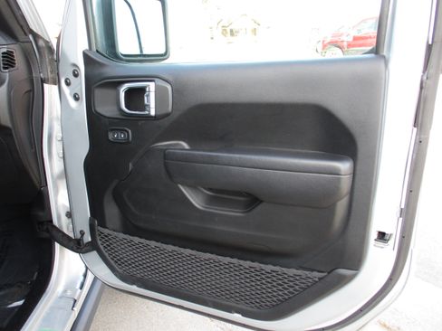 Used 2023 Jeep Wrangler Unlimited Rubicon 4xe w/ Cold Weather Group image 27