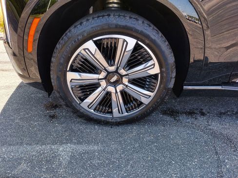 New 2026 Cadillac Escalade IQL Luxury image 9