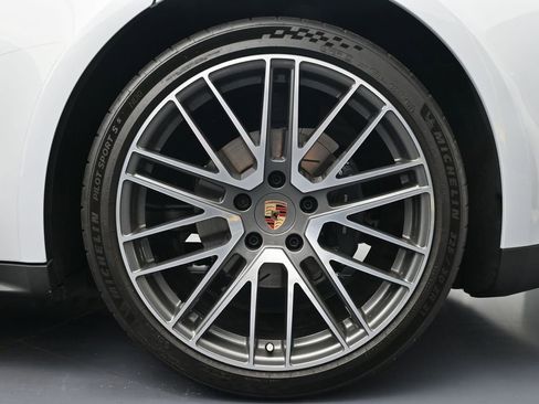 Certified 2024 Porsche Panamera 4 image 26
