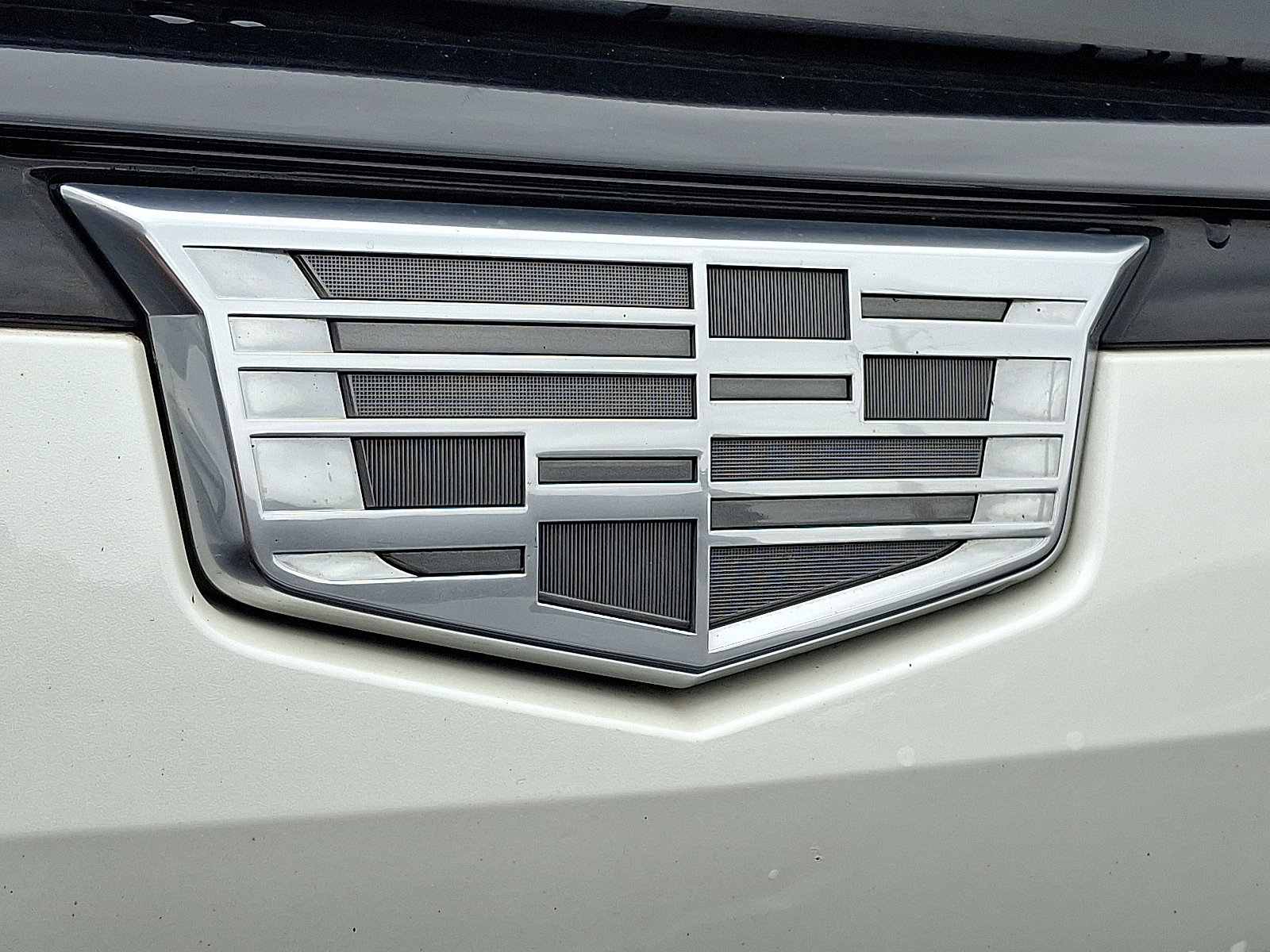 Used 2022 Cadillac Escalade ESV Sport Platinum AWD/4WD image 9