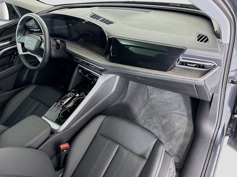 Certified 2025 Audi Q5 Premium w/ Convenience Package AWD/4WD image 18