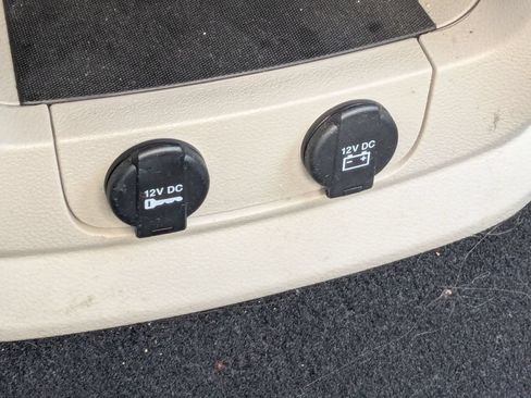 Used 2015 Chrysler Town & Country Touring-L w/ Driver Convenience Group FWD image 20