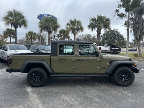 New 2026 Jeep Gladiator Sport AWD/4WD image 8