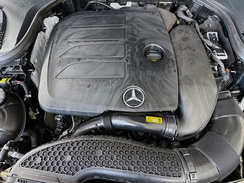 Used 2022 Mercedes-Benz E 350 Sedan w/ AMG Line Exterior image 39