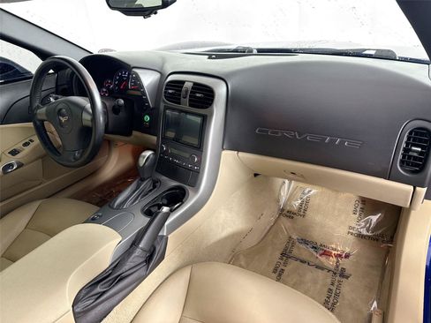 Used 2006 Chevrolet Corvette Coupe w/ Preferred Equipment Group RWD image 34