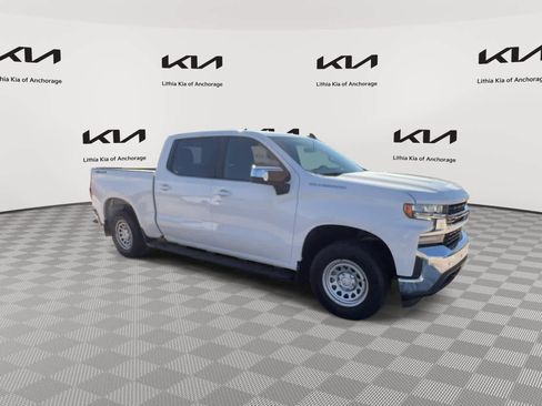 Used 2022 Chevrolet Silverado 1500 LT w/ Safety Package AWD/4WD image 3