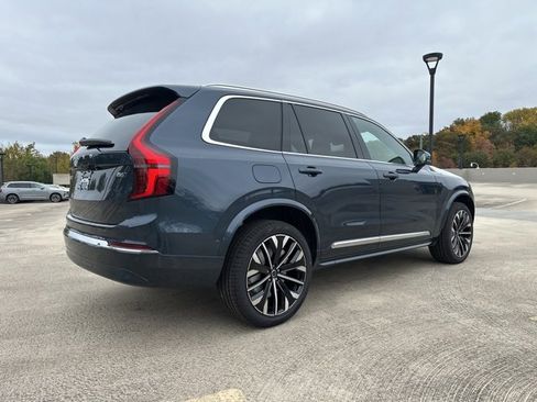 New 2026 Volvo XC90 B6 Plus w/ Protection Package Premier image 7