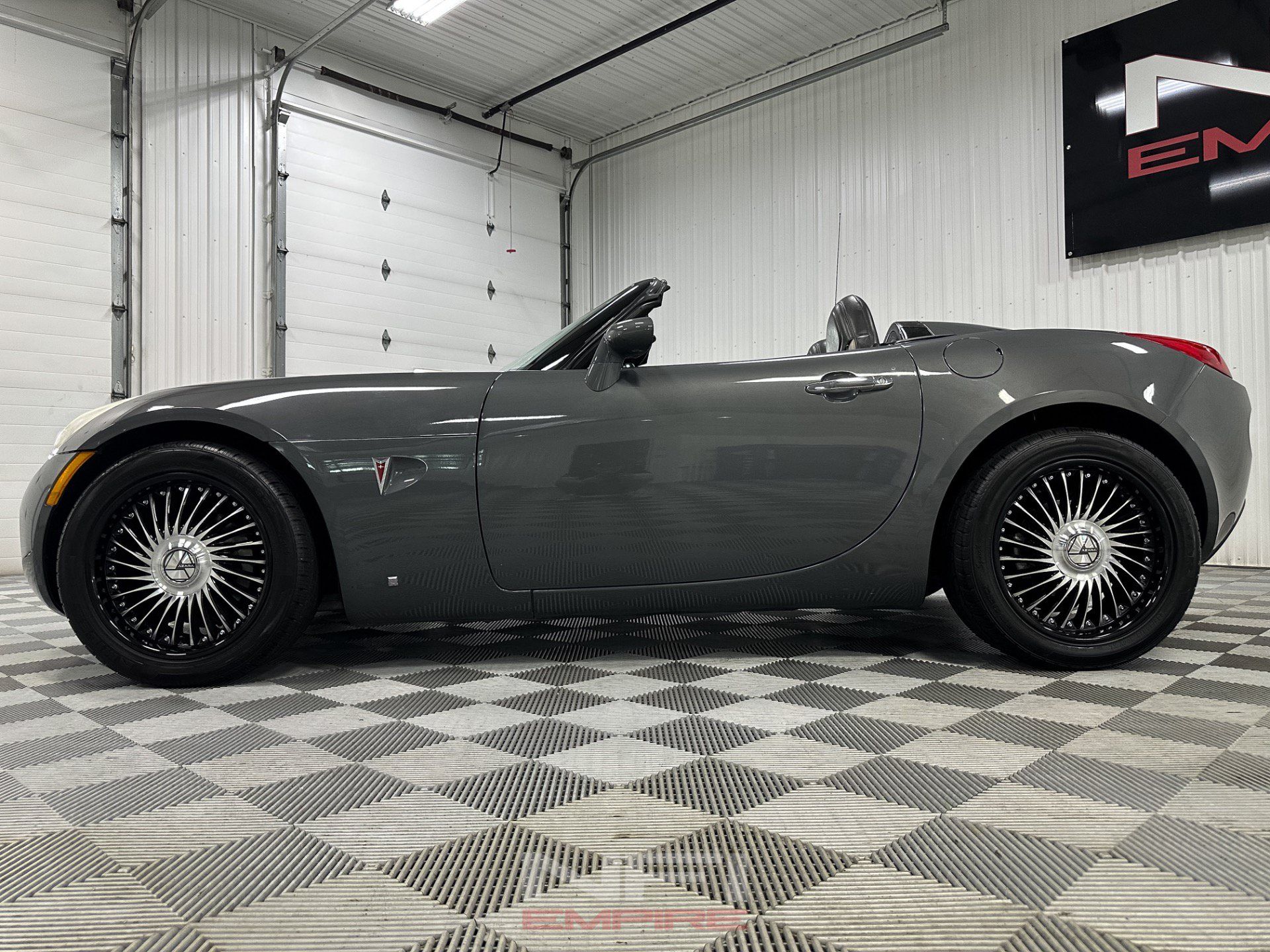 Used 2008 Pontiac Solstice Convertible w/ Premium Package RWD image 20