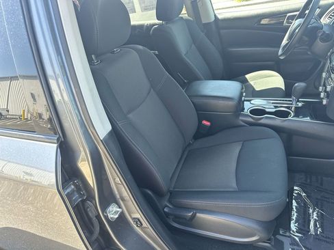 Used 2020 Nissan Pathfinder S FWD image 24