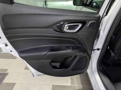 Used 2022 Jeep Compass High Altitude image 9