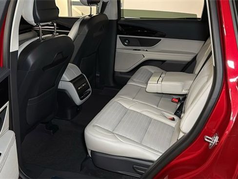 New 2026 Lincoln Nautilus Reserve w/ Jet Appearance Package image 17