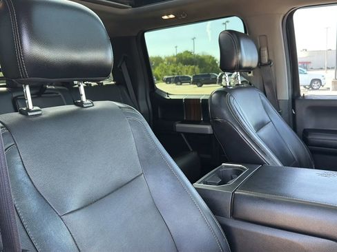 Used 2015 Ford F150 Lariat RWD image 89
