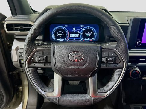 Used 2025 Toyota Tacoma TRD Off-Road AWD/4WD image 9