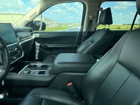 Used 2022 Ford Expedition XLT RWD image 8