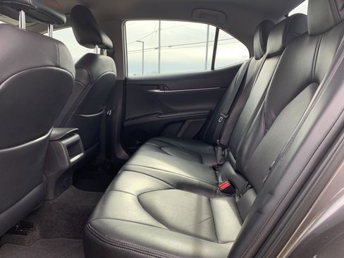 Used 2020 Toyota Camry LE image 32